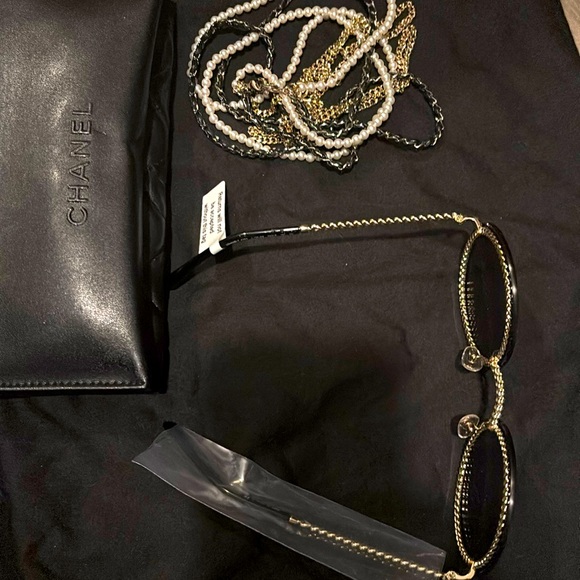 Chanel round sunglasses - Picture 2 of 3